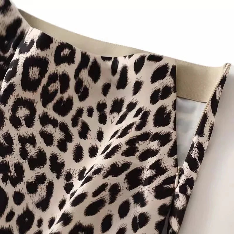 Sateen Maxi Skirt with Elastic Waistband and invisible zipper (Leo Light)